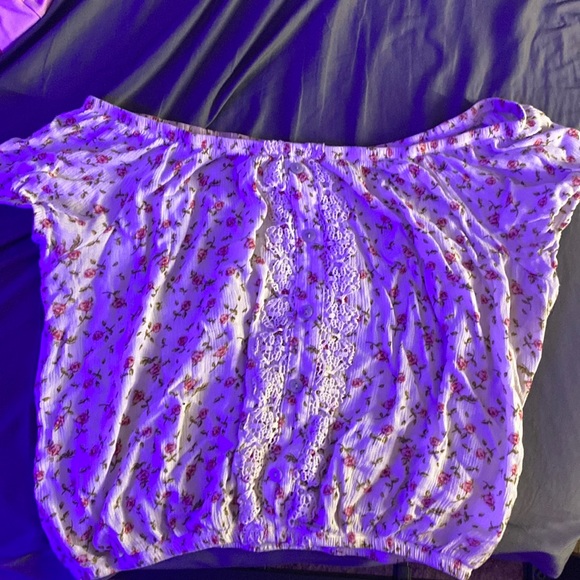 No Boundaries, off the shoulder top - Picture 1 of 1